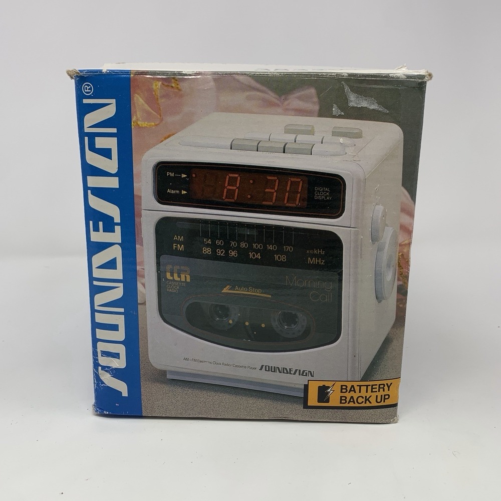 Vintage Soundesign 3833 CUBE Radio Alarm Clock Cassette Player White w Orig Box